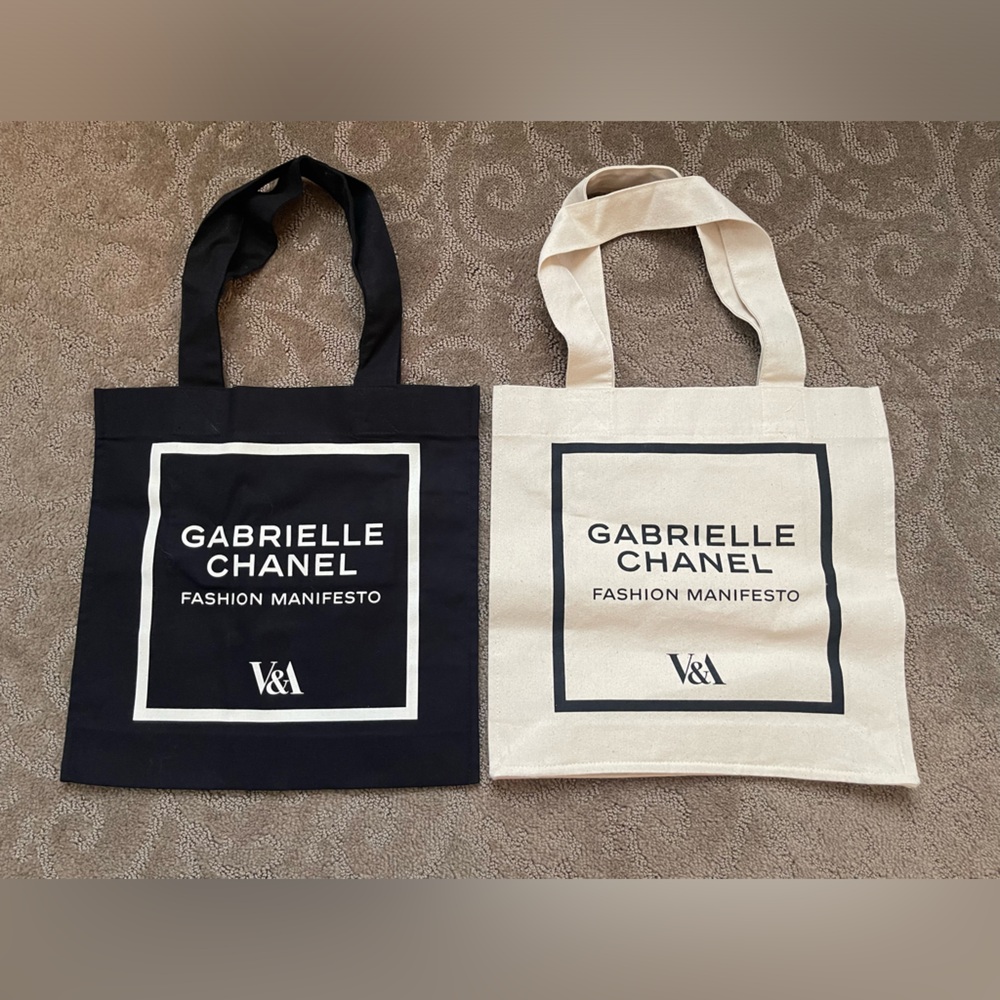 Gabrielle Chanel Fashion Manifesto V&A tote bags